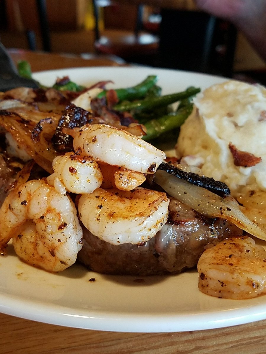 LydiKay's tweet photo. @Applebees a whole new take on surf and turf....cajun toppers on amazing steak! #fantographer #trythenew https://t.co/xVRsjsrumb