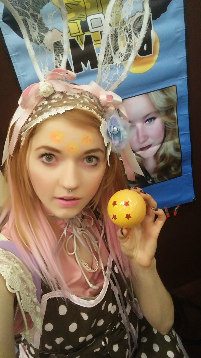 Edyn_Cosplay's tweet image. Bulmas assistant at convention #dbz #DragonBallZ #cosplayer #cosplay #lolita #bunnycostumes #shopkeeperbunny #originalcharacter #dragonball