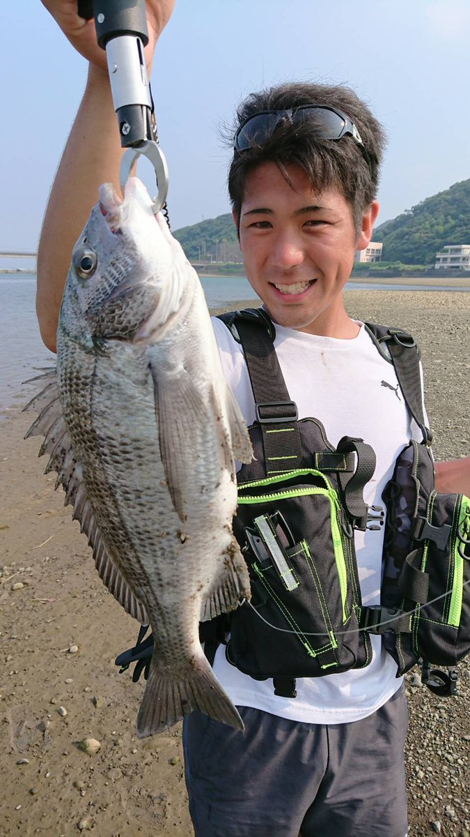 kyon601's tweet photo. 夏は暑いけど、トップチヌも熱い！！🎣笑笑 https://t.co/tSZsOKVlGE