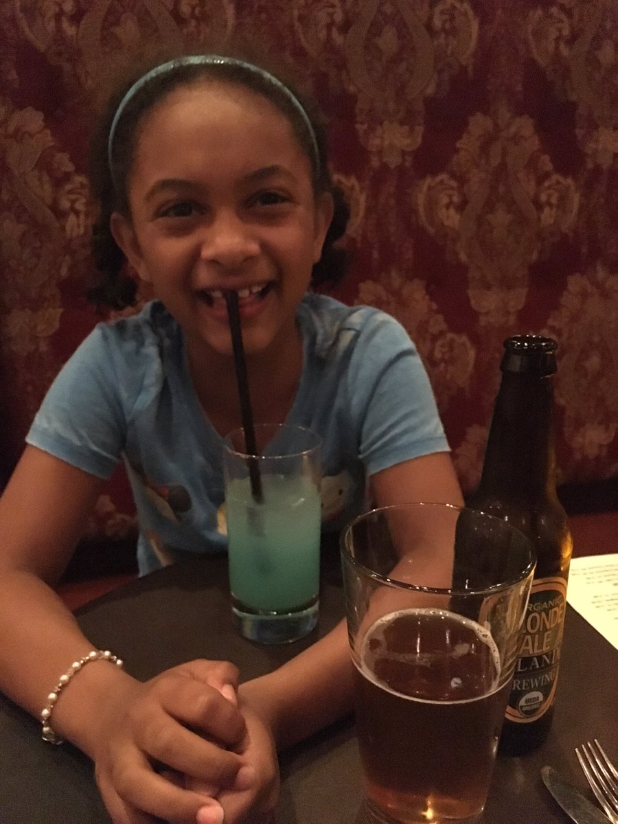LilDisFan's tweet photo. Back at #abracadabar #thridtime #sheisobsessed https://t.co/Tp5z3zwKny