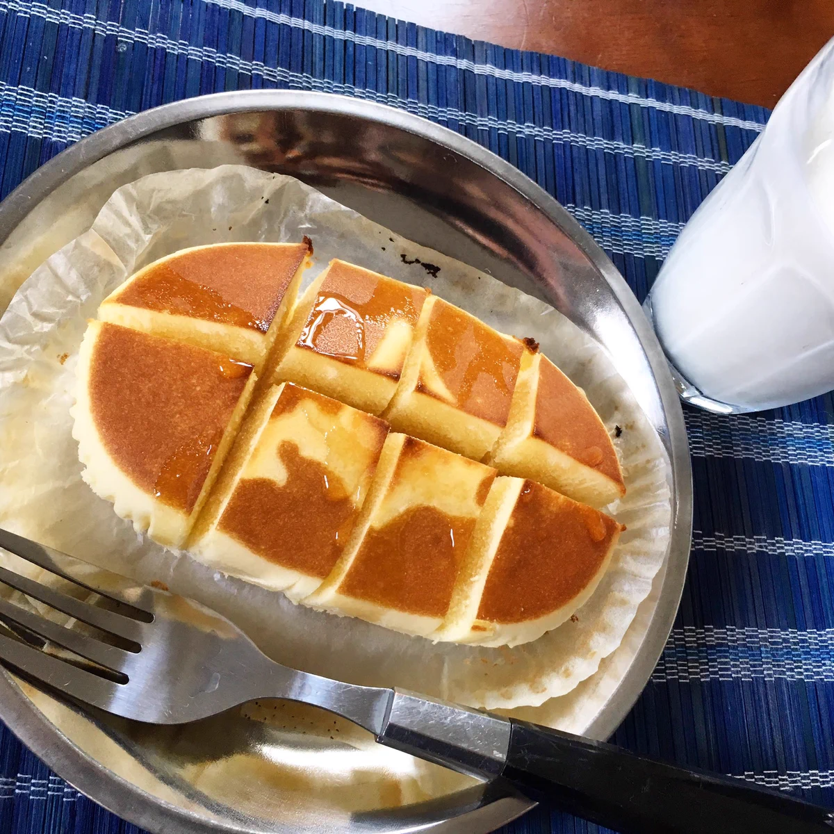 罪深すぎるwwチーズ蒸しパンをオーブンで焼いてハチミツかけたら美味しすぎww