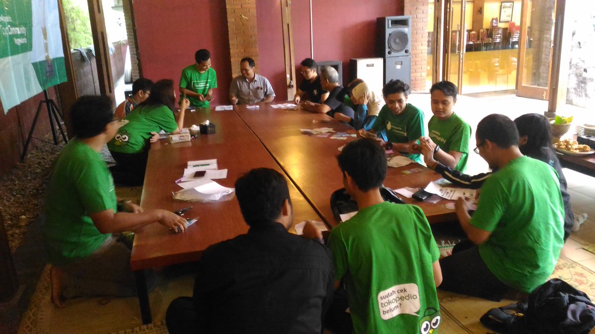 topcomjogja's tweet photo. Kenangan Syawalan #TopCommunityJogja "Membangun Keakraban Membangun Kesuksesan" 9 Juli 2017 @BanyumiliResto1 #Jogja. Wait the next Nobar 😎 https://t.co/kj0l8i4y4x