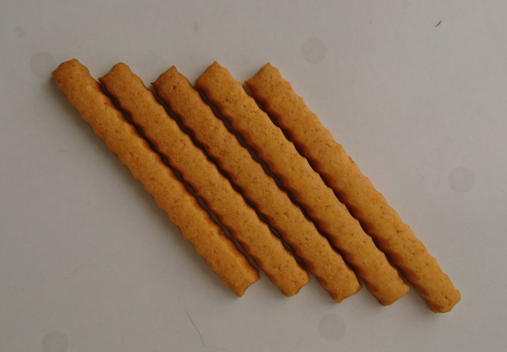 菓子工房あさの Twitter પર チーズクッキー 生地にエダムチーズを入れ サクッと焼きました 味も香りもチーズ 好きにはたまりません 食べやすいスティック状でどうぞ 当店人気の クッキーみっくす では三角形をしています お菓子作り 手作りお菓子