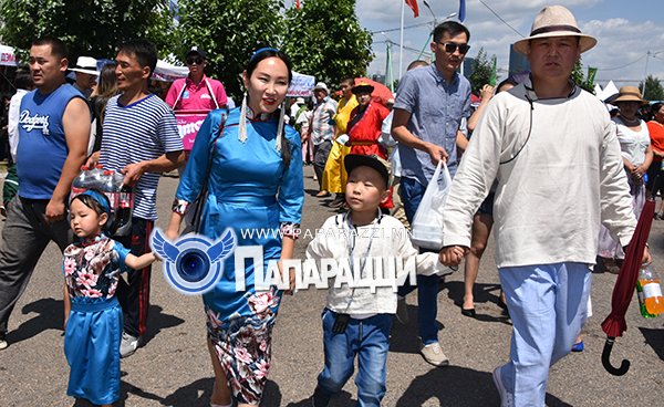 Отгоогийн гэр бүлийн гангараа-->>paparatsi.mn/108y
