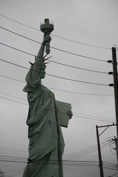 Don't clutter the view. Target should be crystal clear, 'Generate lead'. Try #HuntSuit #events #EventProfs #EventTech