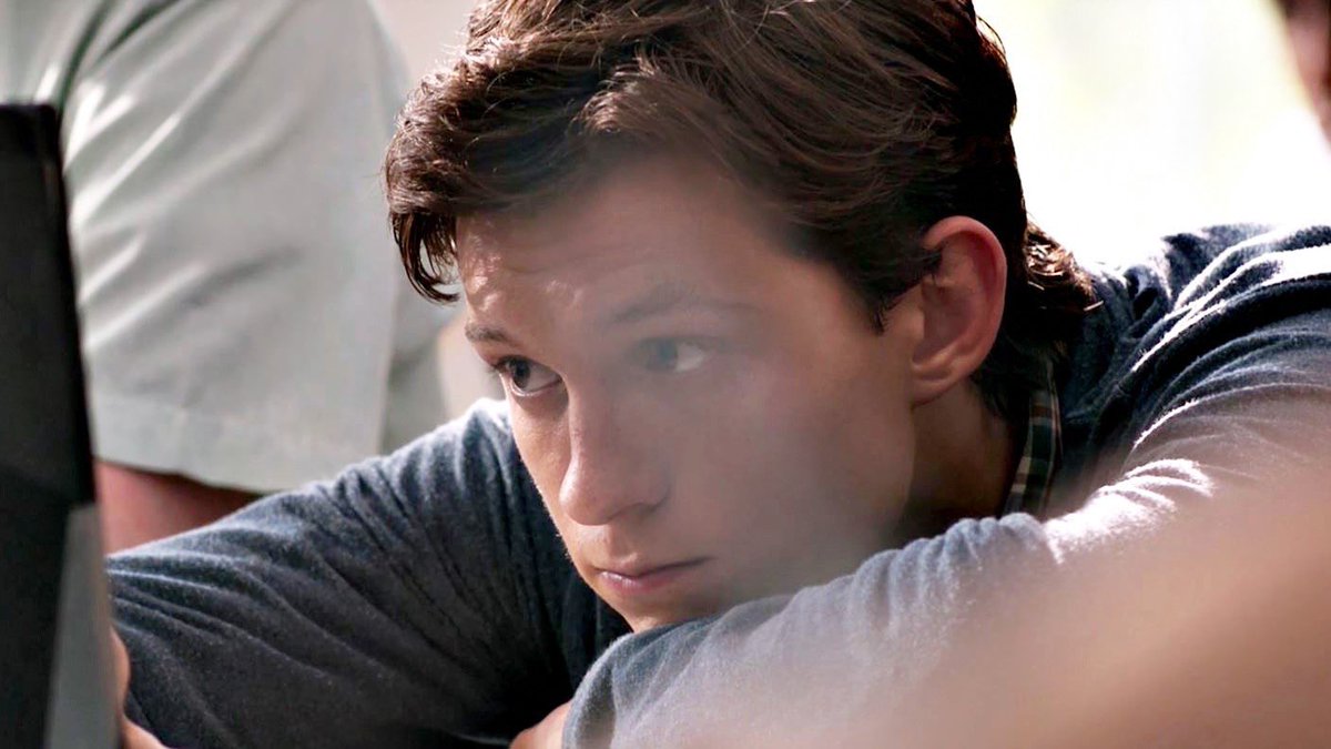 человек паук том холланд на крыше. том холанд человек паук возвращение домой. человек-паук том холланд 2. питер паркер том холланд кадры из фильма. том холланд человек паук возвращение домой.