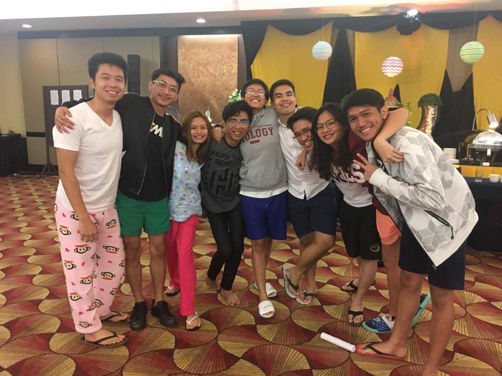 drewpoa's tweet photo. Love You guys from the moon and back !! Walang iwanan!!  💕💕 Push natin Walwal outing ah!! #TeamSABAW #CSCLTS2017  #ONECSC ++denn https://t.co/5kGnEyKrhx