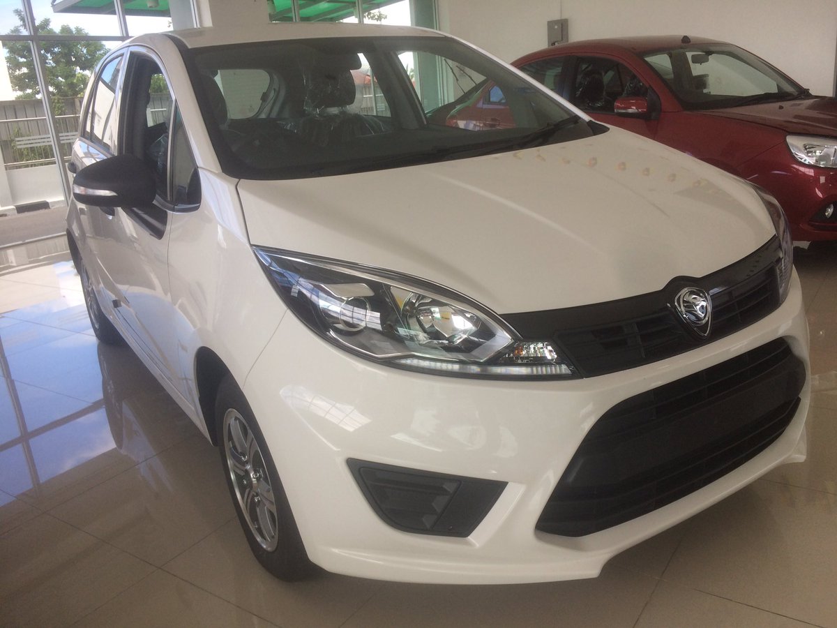 KinG_IzS's tweet photo. Mun ada saudara mara ktkorg nak beli keta proton. Boleh contact kmk di 0138102701. Atau pergi ke Proton Samarahan( Sebelah Petronas) https://t.co/iSmiV46FBe