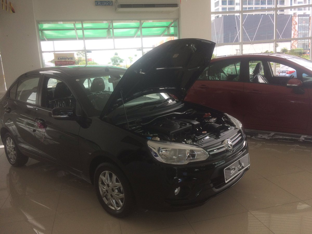 KinG_IzS's tweet photo. Mun ada saudara mara ktkorg nak beli keta proton. Boleh contact kmk di 0138102701. Atau pergi ke Proton Samarahan( Sebelah Petronas) https://t.co/iSmiV46FBe