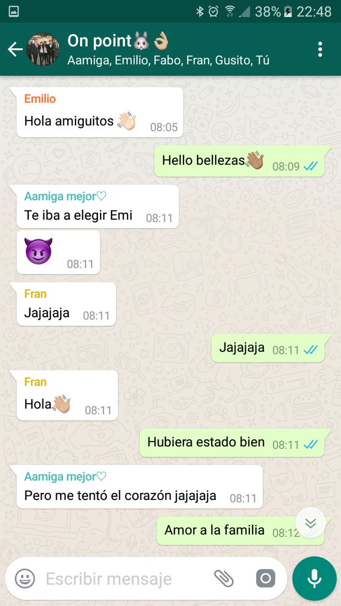 shaniamariaah's tweet photo. Así eran nuestras clases de cálculo🔝 ya los extraño 😭😭😭 #losfav https://t.co/6FRw1U0OR1