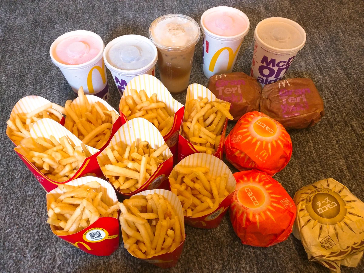 胃袋が試されるwwエビフィレセットを1つ頼んだら誤配送でいっぱい届いたww