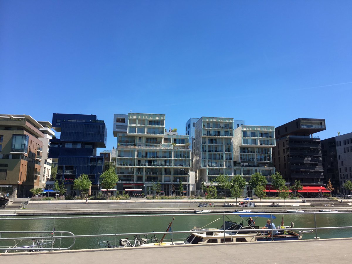 The apartments across the canal are of a beautiful set of modern designs <a href="/fredosterberg/">Fredrik Österberg</a>