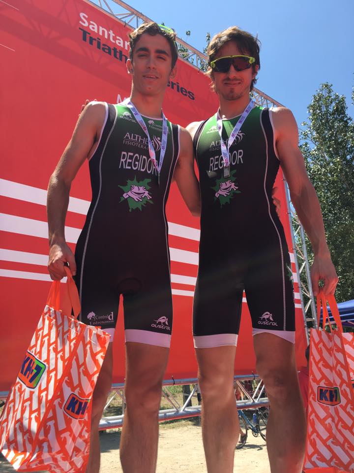 triaguaverde's tweet photo. 1º puesto en Parejas para @triniti_04 y Ana Otero y 1º y 3º puesto para los Hermanos Regidor!!. be AV !! @TriathlonSeries @triaguaverde https://t.co/Eq74EurW94