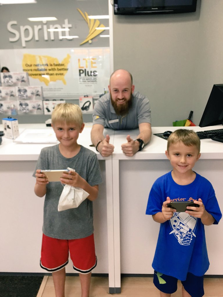 My clients always get the Total package
<a href="/TEPPlus/">Tôm Tép Plus</a> #TechExpert @DG_TEP
Kids went from getting 2 iPhone SE up to 2 🍎🍎 iPhone 7. Super excited!!