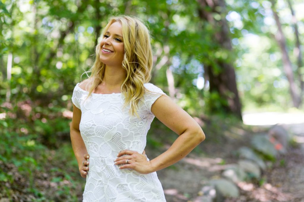 StephiAnne's tweet photo. Summer White https://t.co/bSTMoE5t9a https://t.co/aLwuxn5bRf