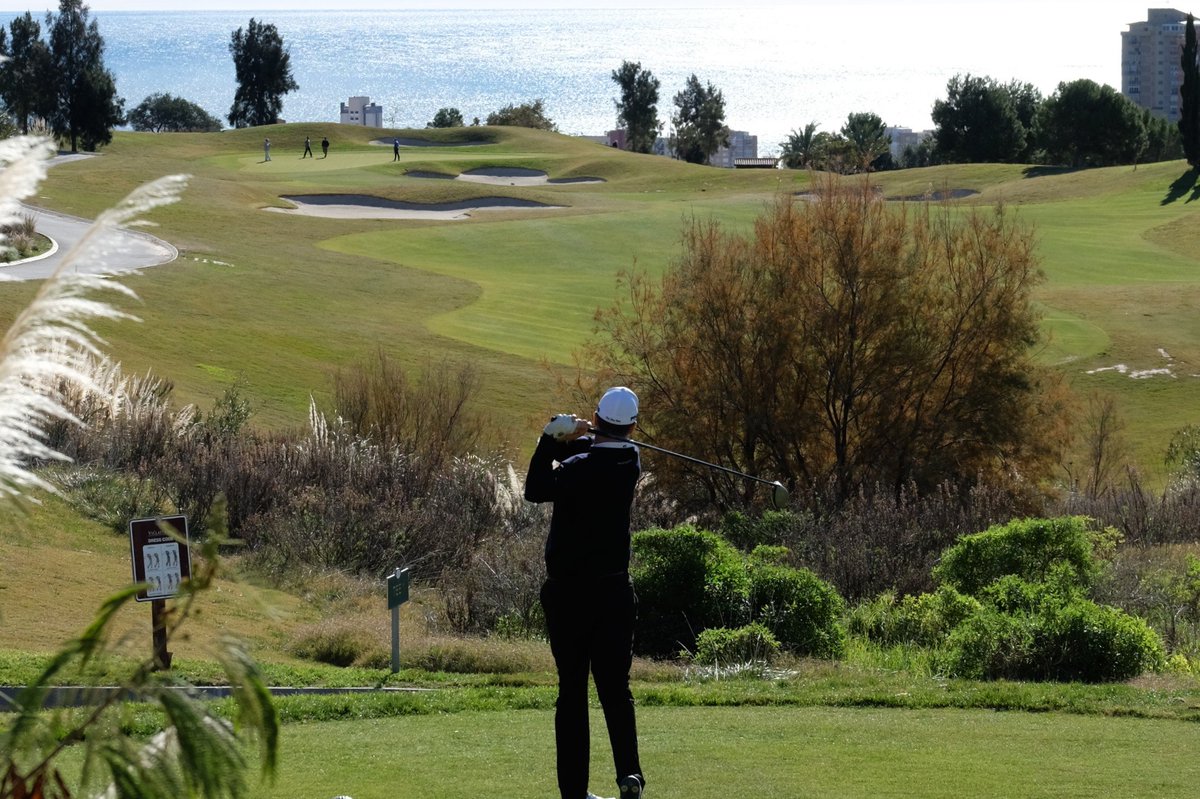 Disfruta del #golf incluso en #vacaciones. Aprovecha con #GM5 todas las opciones que el #turismoactivo de #Benidorm te propone.