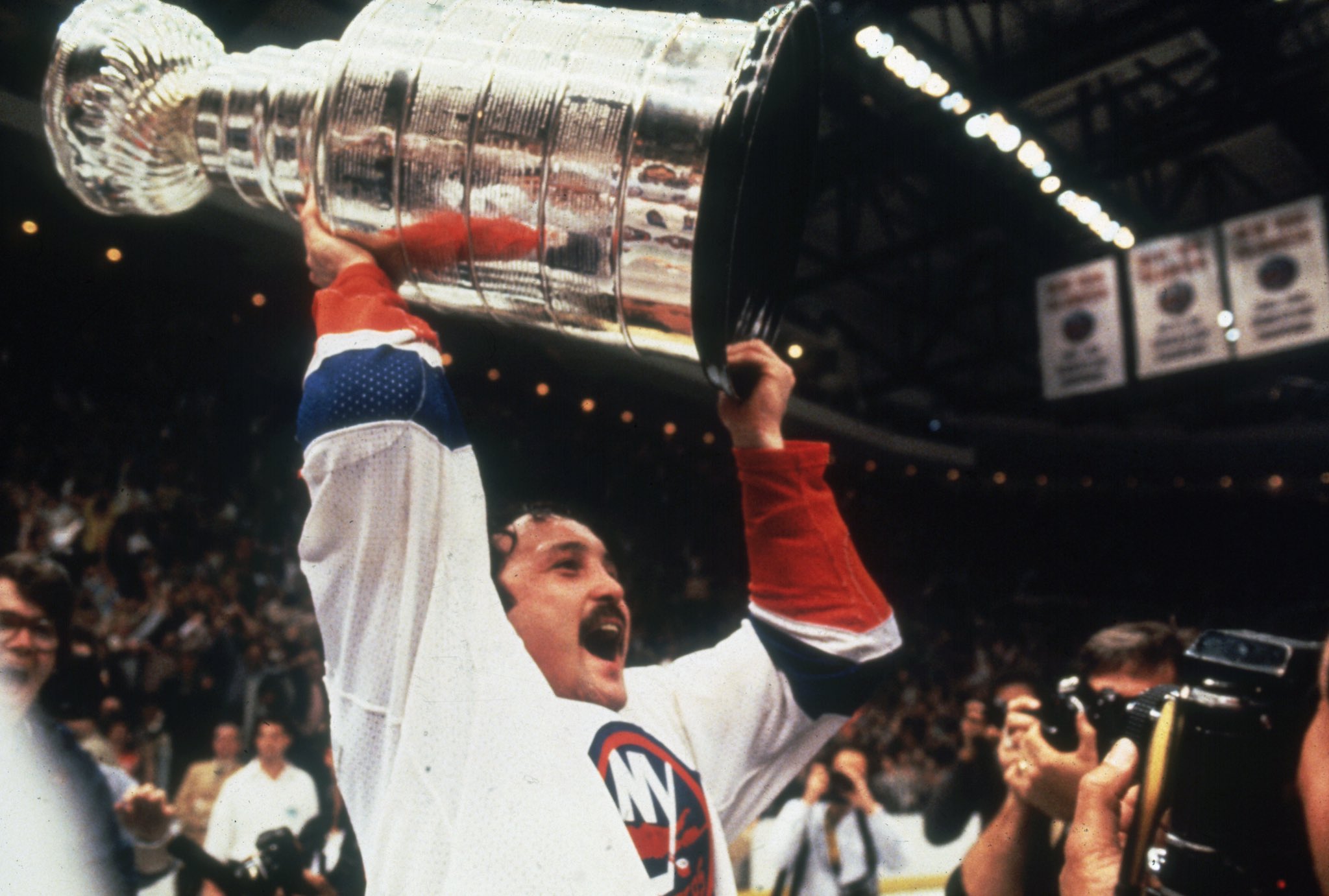 Wishing a happy birthday to legend Bryan Trottier! Have a good one Trots 