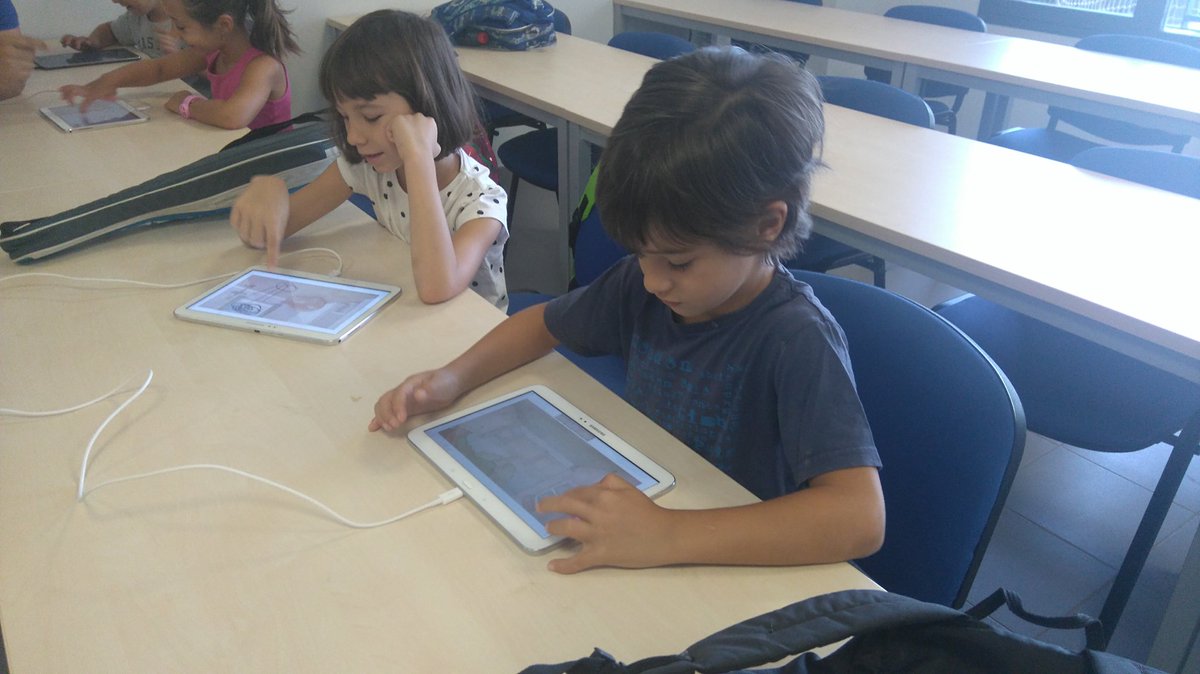 TalentProj's tweet photo. Empezamos la cuarta semana! Y con much@s niñ@s nuev@s! Hoy aprenden informática, artística y hábitos saludables! https://t.co/4v9nocYt9l