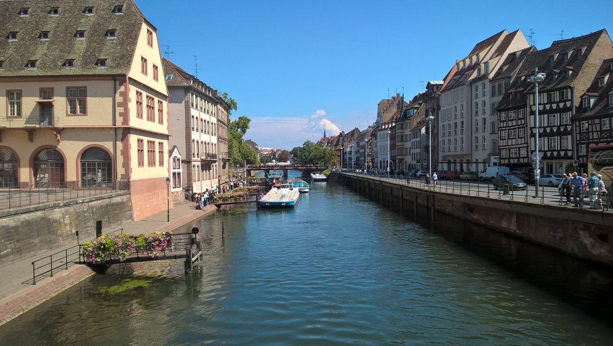 Chers abonnés, demain je vous ferai découvrir #Strasbourg en bateau avec <a href="/Batorama/">bat</a> qui fête ses 70 ans et qui a eu 718,000 visiteurs en 2016
