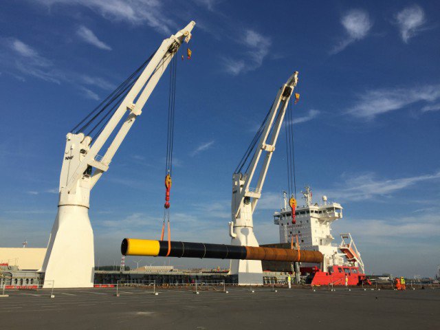 HHL KOBE discharged pipes for a new jetty in Zeebrugge !
europecargo.be/index.php?view…