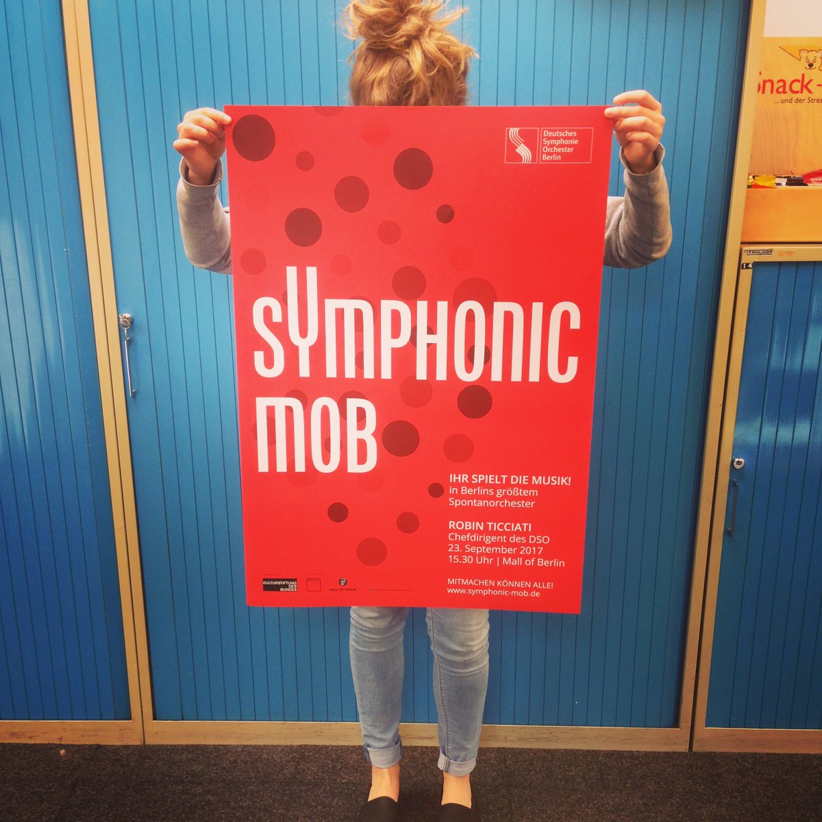 symphonicmob's tweet photo. Freu dich #Berlin! Bald bist du voll mit dem @symphonicmob .
#ihrspieltdiemusik #symphonicmobupyourlife #symphonicmob #robinticciati #DSO https://t.co/JBQmGIyBBG