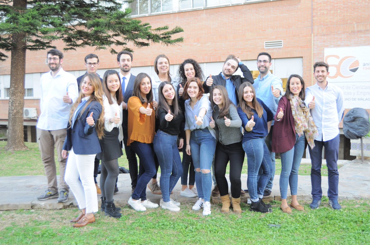 Tercera promoción MAEs
Decididos, capaces, orgullo de promoción!!!