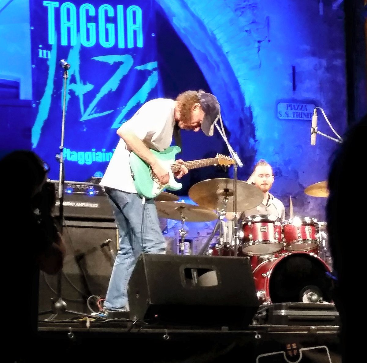 iPiletz's tweet photo. Scott Henderson Live #taggiainjazz #scotthenderson #jazz #fusion #live #music https://t.co/KLa5aUpB1o