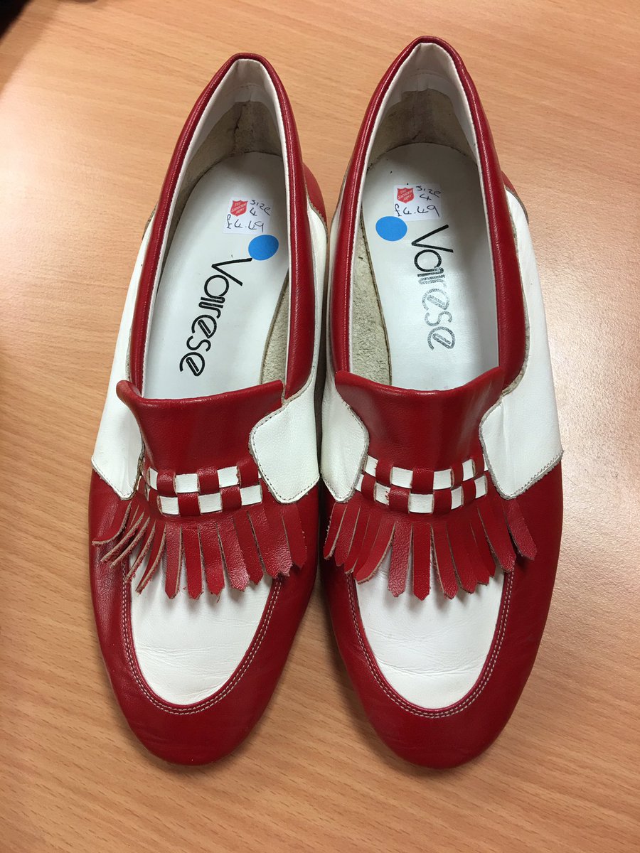 CharityShopCafe's tweet photo. Quirky Varese (likely to be Italian leather) shoes in our charity shop for just £4.49. Size 4. #preloved #Derby https://t.co/gDr99NBDLQ