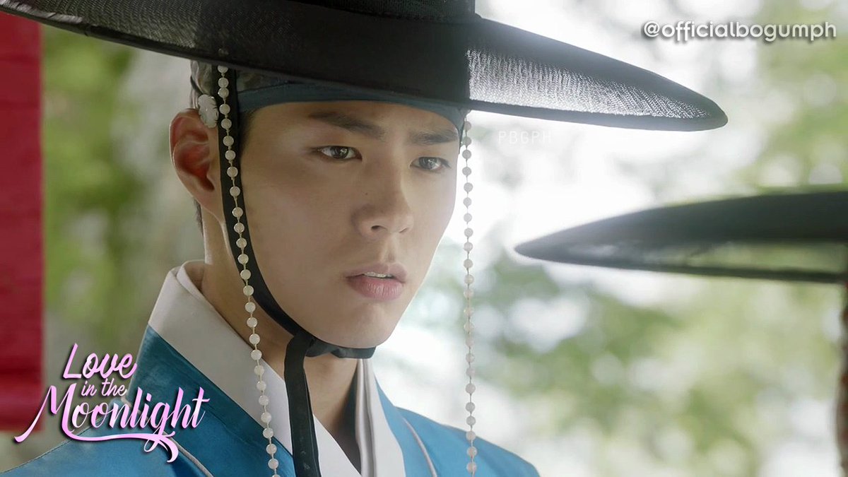 officialbogumph's tweet photo. Gulat ka 'no? Di ka aatrasan nyan ni Samnomie hahaha! Pero ang gwapo talaga kahit masungit eh!
#LITMTheRoyalComeback
#ParkBoGum #박보검 https://t.co/xaAozNHm8r