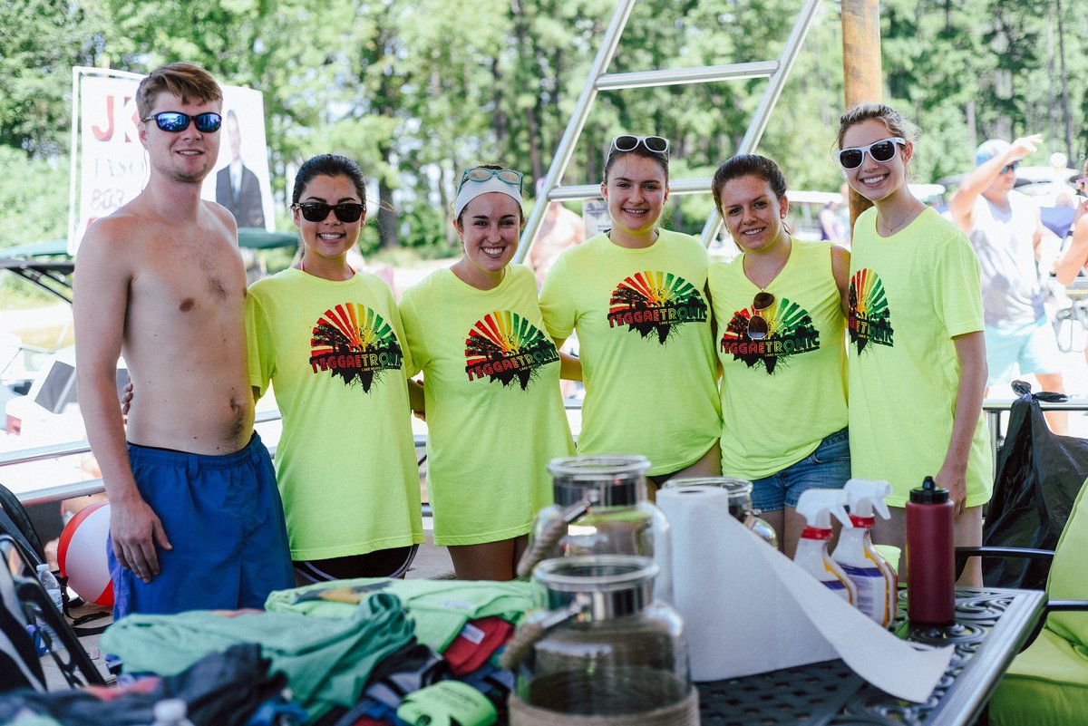 ReggaetronicSC's tweet photo. Huge thank you to our incredible volunteers from Camp MATES at #reggaetronic 2017

Learn more about Camp MATES here:
https://t.co/LADtOS6Z5D https://t.co/NoTJYiTOTE
