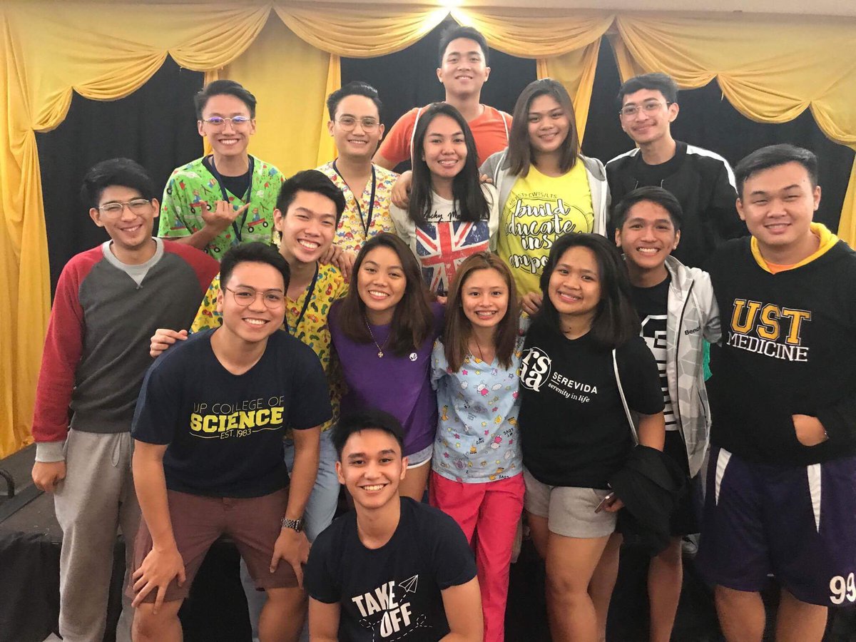 micountalan_'s tweet photo. #TeamDePorres at last weekend's #CSCLTS2017 ! 💛💙💚 https://t.co/NMMBPyFqFE