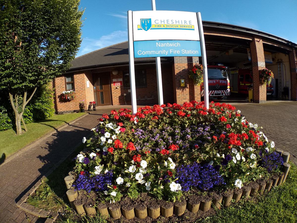 Nantwich fire station open day is taking place on Saturday from 11am-4pm.

Free event, everyone welcome! goo.gl/RuhCtc