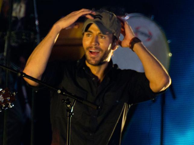 Mundi_Modi's tweet photo. Enrique Iglesias, abucheado en su concierto en Santander https://t.co/Mc1aJN3h57 https://t.co/twE7msbnVT