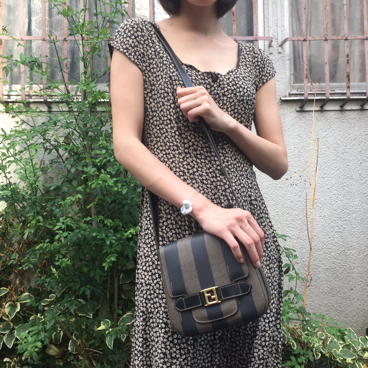 ট ইট র Cadoromo デコルテが綺麗に見えるスカラップのデザインになったロングドレスです 胸元にはあえて何も付けずに かどろも 高円寺 高円寺古着屋 古着屋 古着 Cadoromo Used ビンテージ リメイク セレクト スカラップ ワンピース T