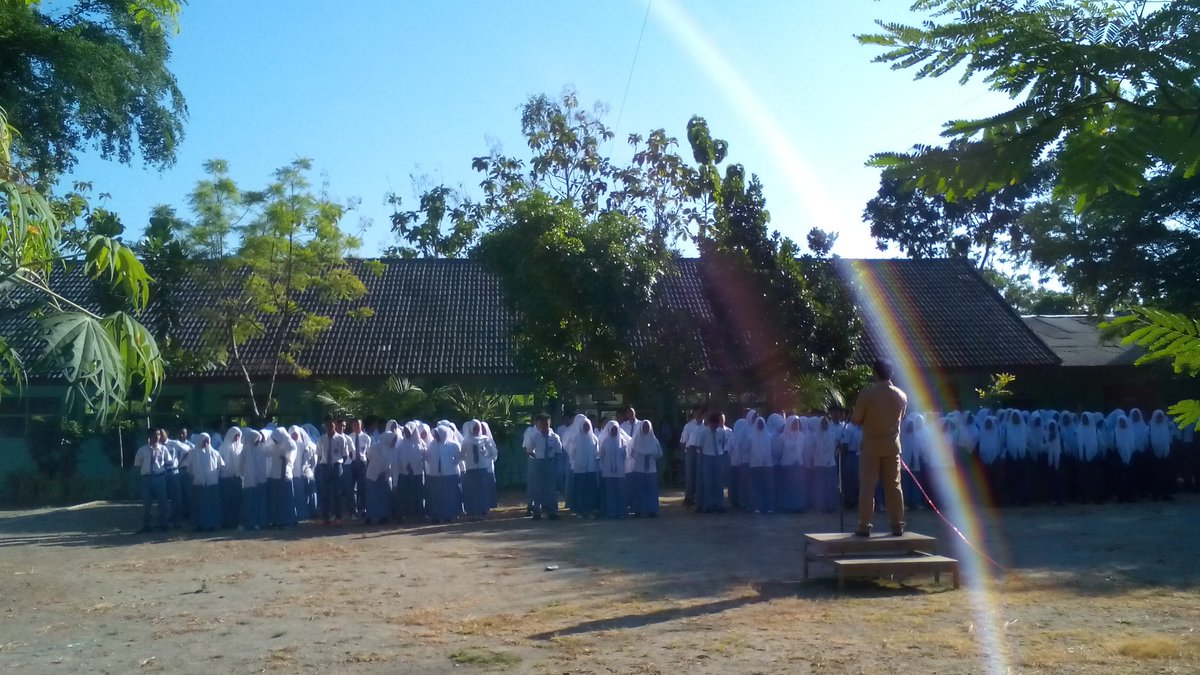 Alhamdulillah, hari pertama di <a href="/smanusakradenan/">SMA NU 1 KRADENAN</a> diisi dg halal bihalal dan persiapan akademik TA 2017/2018 🙌😊😆