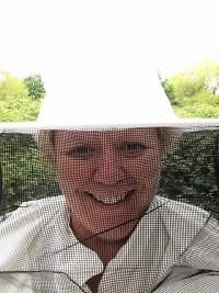 Bee the change you want to see in the world! Help <a href="/WCWCatford/">WildCatWilderness</a> restore their hives! #catford giv.today/2v09lfW