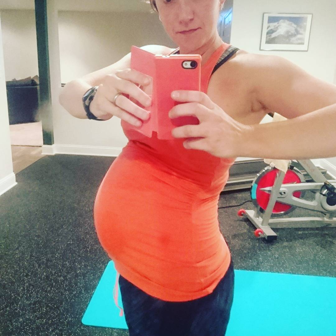 Whit_Mayer's tweet photo. @saucony thanks for keeping these runner feet happy at 35 weeks! #runninglife https://t.co/1E12AiH6Dy