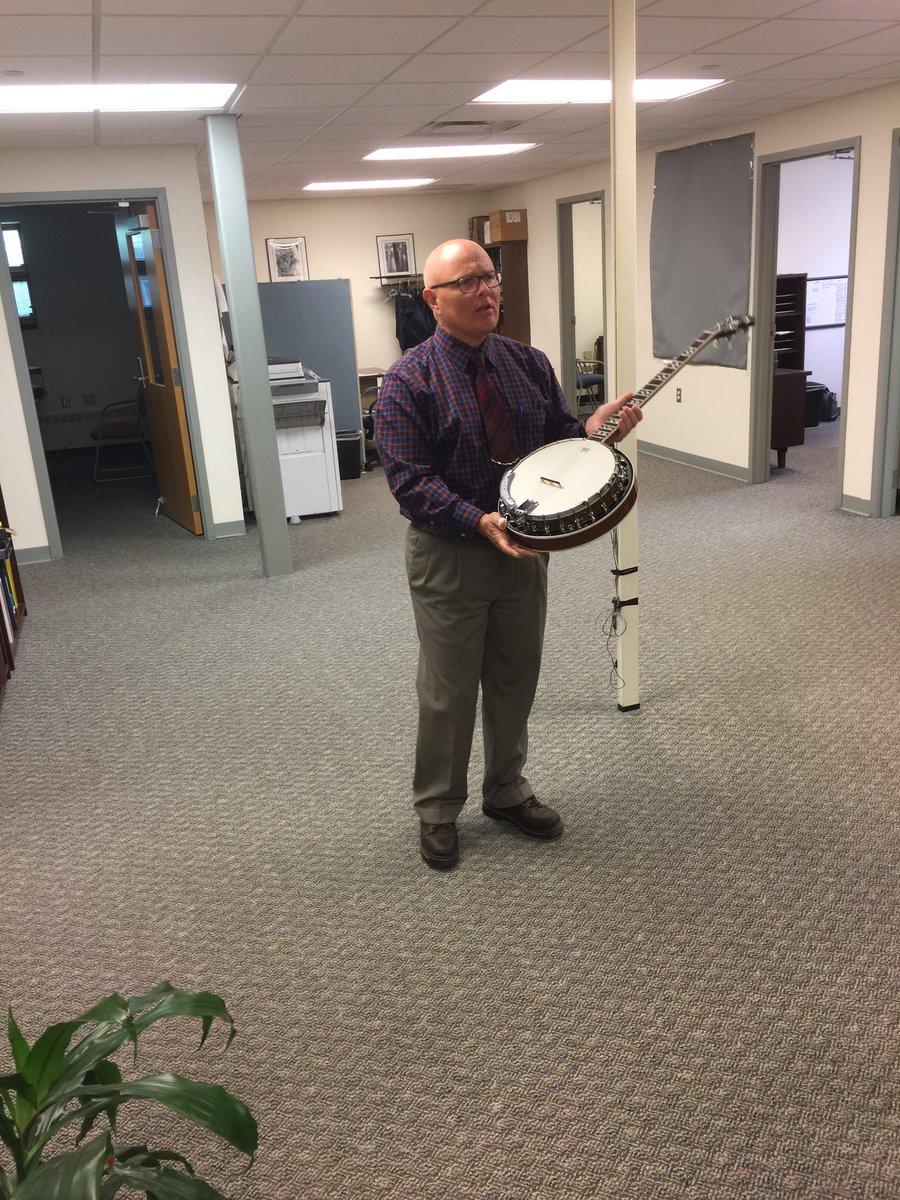 It's #pppsweek &amp; DD <a href="/marlan_russ/">Russ Marlan</a> stopped by the Newaygo P/P office and a concert broke out! #Banjo Great office and fun staff! #FOAStrong