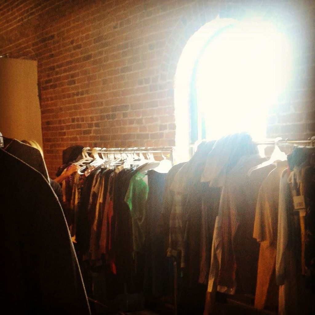 azthemansays's tweet photo. The organized chaos... The CHAOS! 😲
#wardrobefittingtime #actorslife #azdinview™ https://t.co/ihvas1buTA