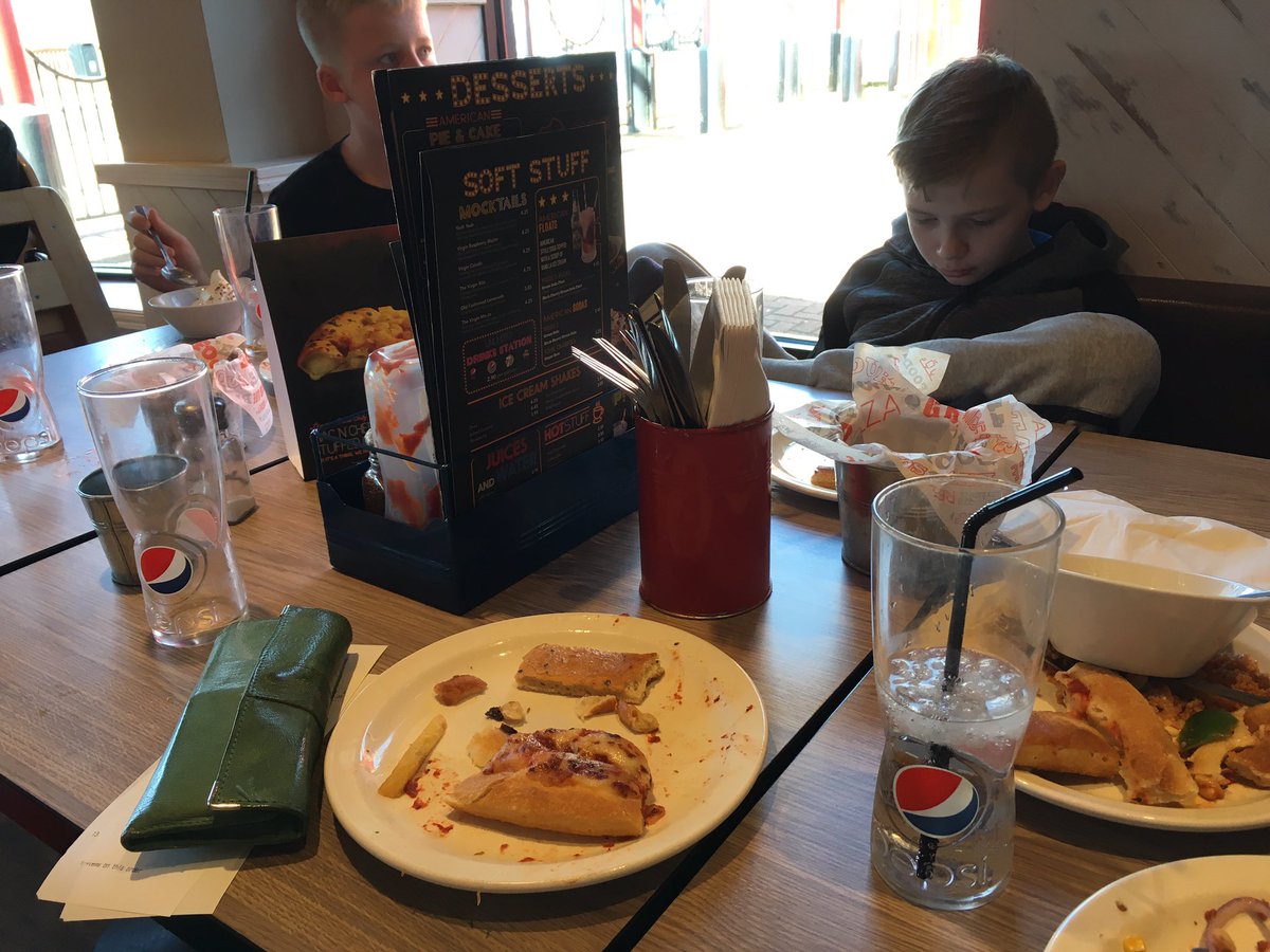 Dinner time!! #SS3legends