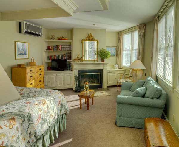 SteamboatInnMys's tweet photo. 'Ariadne' is available this evening!  'Ariadne' offers amazing river views &amp; relaxing double whirlpool tub! #bookit #mysticcountry #visitct https://t.co/YJRSYWSWPC