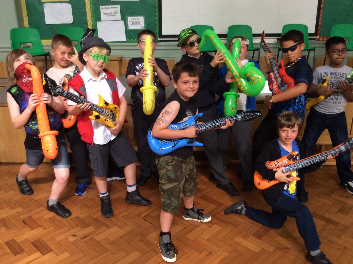 Mrs Hughes tweet media