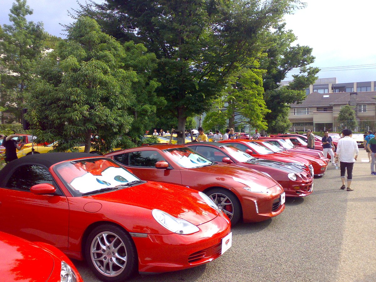 Arata No Twitter カーズのイベントで代官山 モーニングクルーズ へ 赤と黄色のスポーツカーがたくさん フェラーリ F40にマセラティ メラク ランボルギーニ アヴェンタドール Tvr グリフィス アッチコッチにポルシェ ワクワクするクルマ みんな カーズ顔に