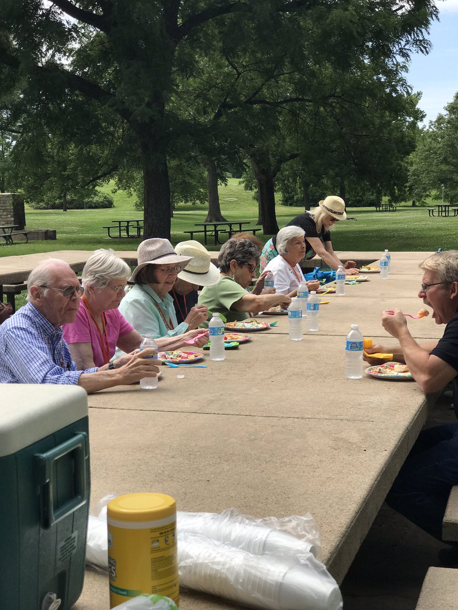 SrServicesICT's tweet photo. Happy Monday! Here's to a wonderful start of the week! Linwood Senior Center is always doing neat activities! Join us! #seniors https://t.co/bKOojRNwJ6