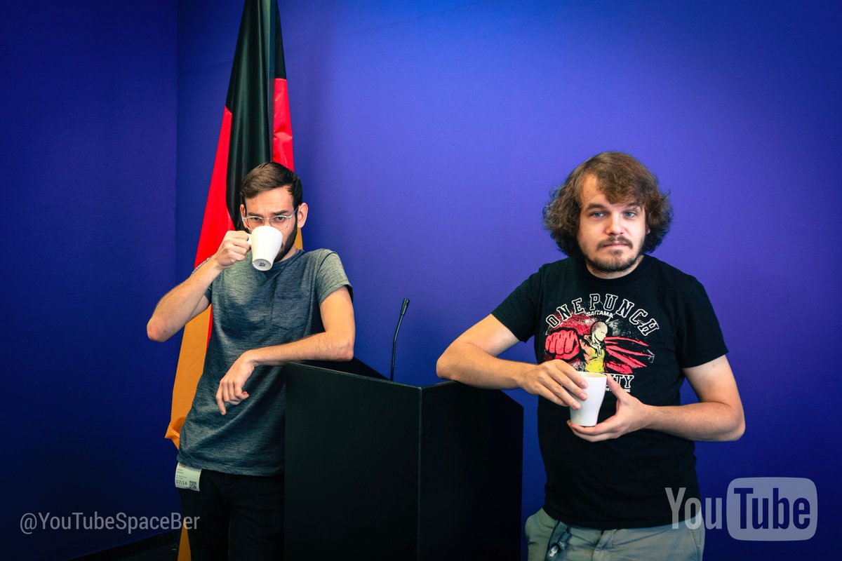 YouTubeSpaceBer's tweet image. Die @SpaceFrogs haben ihr Antrittsrede schon geprobt &amp;amp; das neue Set im #YouTubeSpaceBer abgenickt. Doppelte "Space" Freigabe quasi ✅