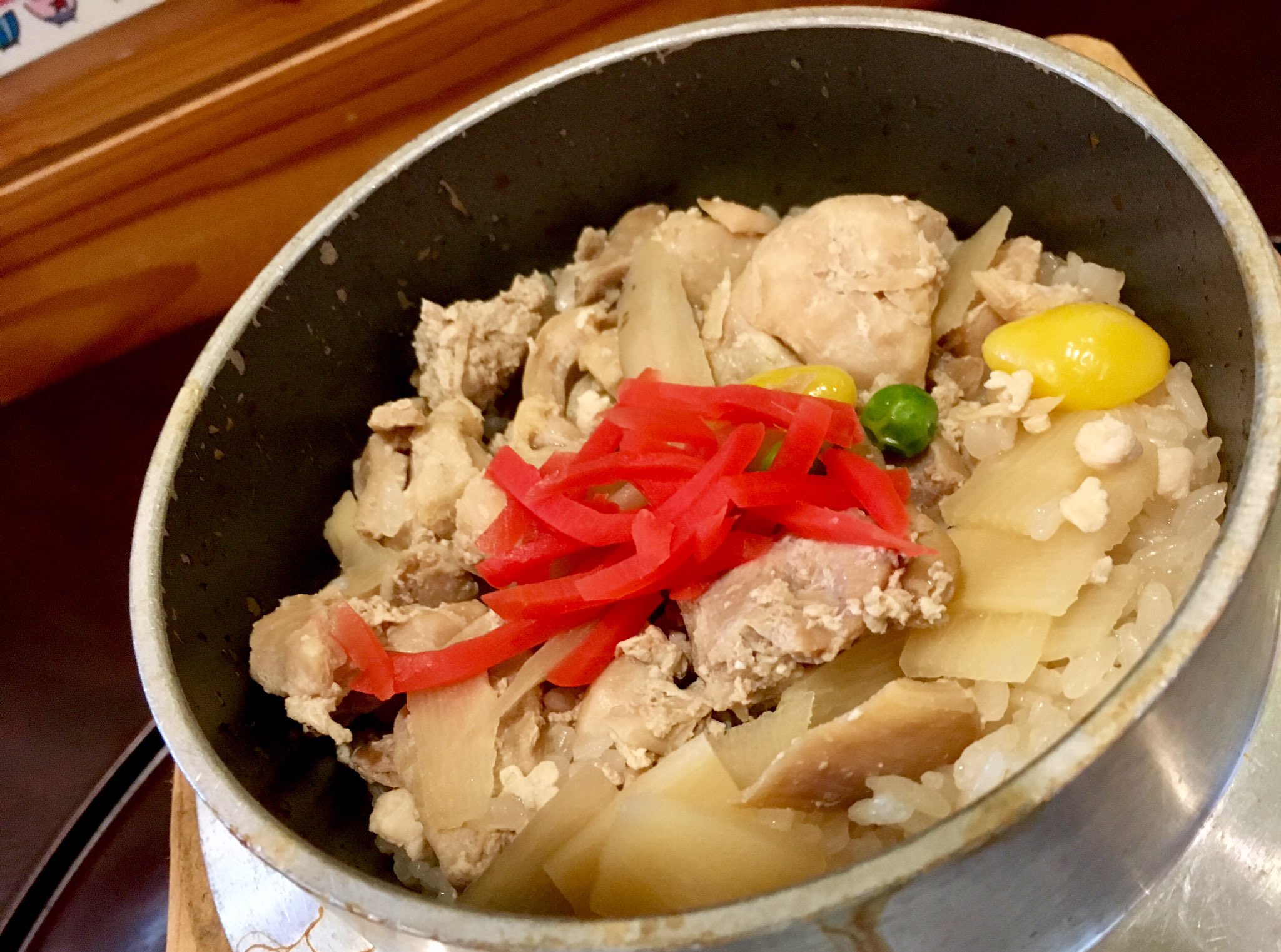 さくらっち 今日のお昼は 道の駅 深川 駅逓 の鶏釜飯 おいしいお米に鶏の良い出汁たっぷり出てました T Co Kgqpkndcop Twitter