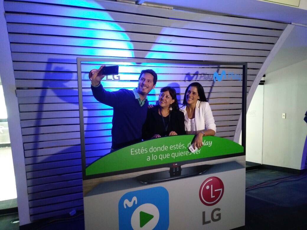 _CristianRivero's tweet photo. Les comparto una foto del selfie gira #LGG6, si aún no lo tienes? ¿Qué esperas?.
Pídelo en tu dealer autorizado 👍🏻 https://t.co/j78wRgIjji