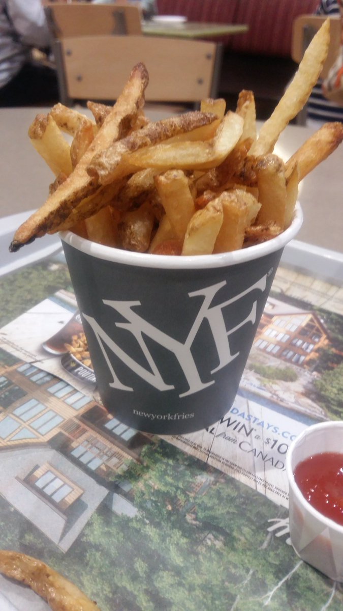 chrislui01's tweet photo. Celebrating a belated #NationalFrenchFryDay for Monday lunch! Thanks @NewYorkFries for the treat! #yegfood! https://t.co/Lp5t1xX2B6