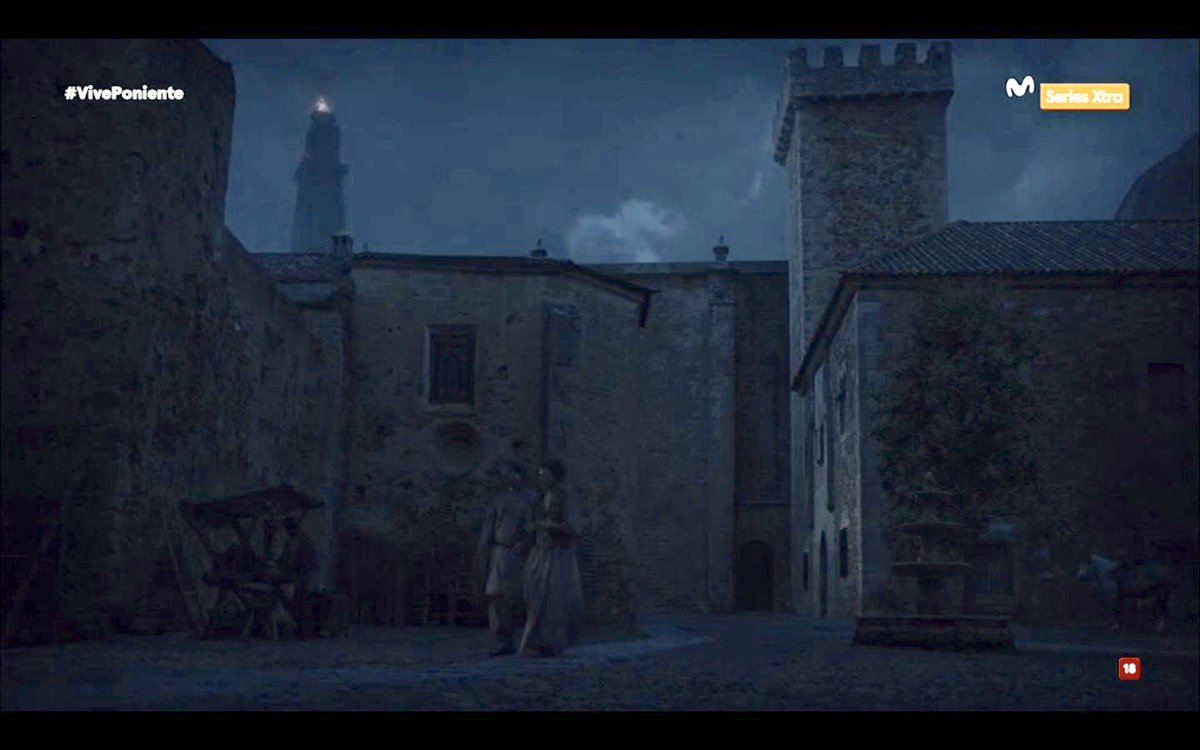 Bajorsa_'s tweet photo. Primer capítulo de @juegotronosplus @GameOfThrones y primera imagen de #Cáceres #WinterIsHere en Cáceres https://t.co/X2oc6fpJJp