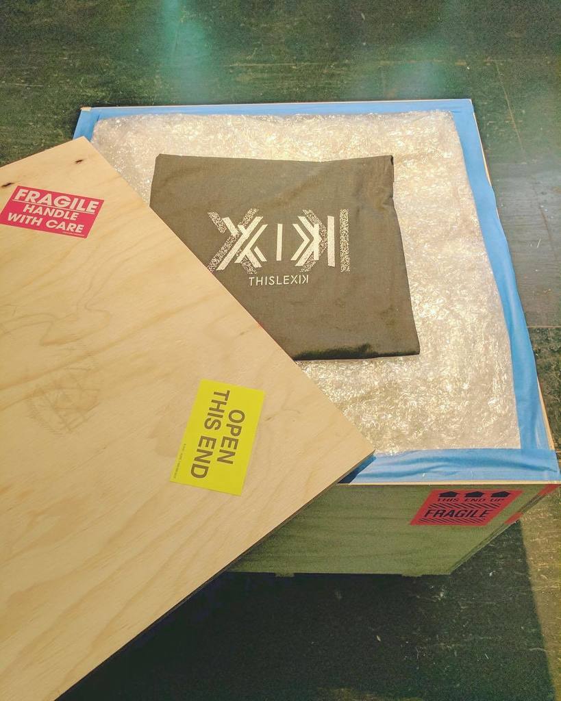 Thislexik's tweet photo. Starting Monday off right... 📦 #furniture #thislexik https://t.co/Td6vSCVH1p https://t.co/IyU4ien2kQ